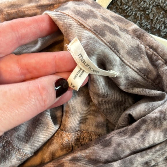 Animal Button Up - Picture 6 of 7